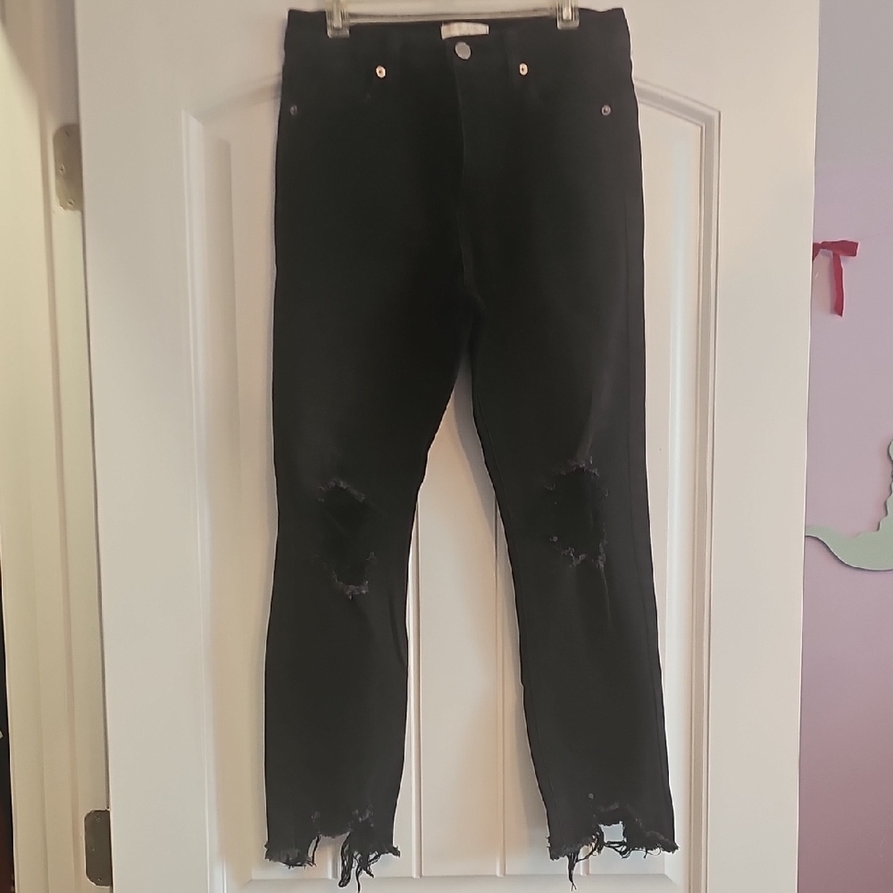 Chelsea & Violet Black Distressed Ankle Jeans